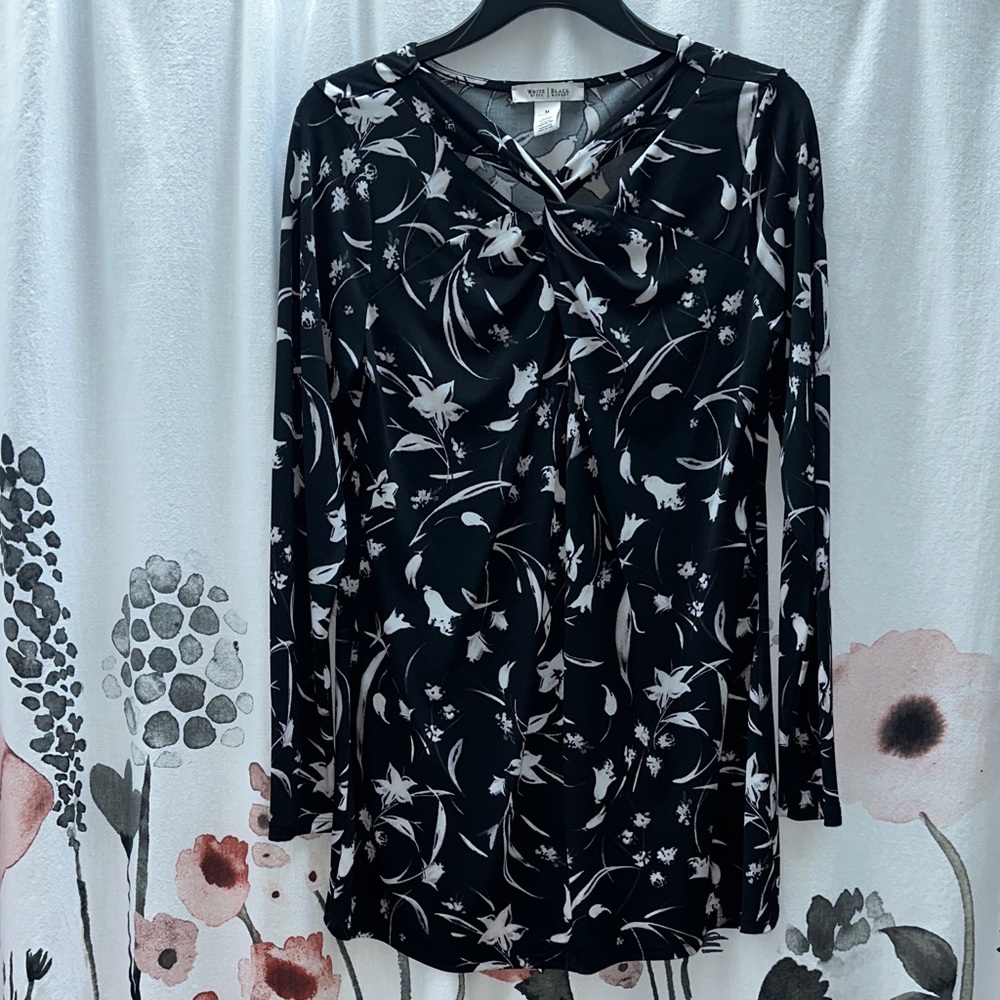 White House Black Market Monochrome Floral Blouse